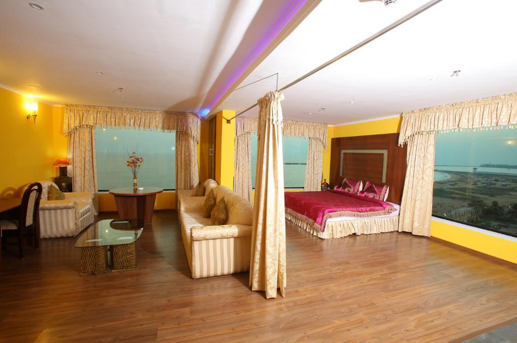 The Quilon Beach Hotel And Convention Center Kollam Exterior foto