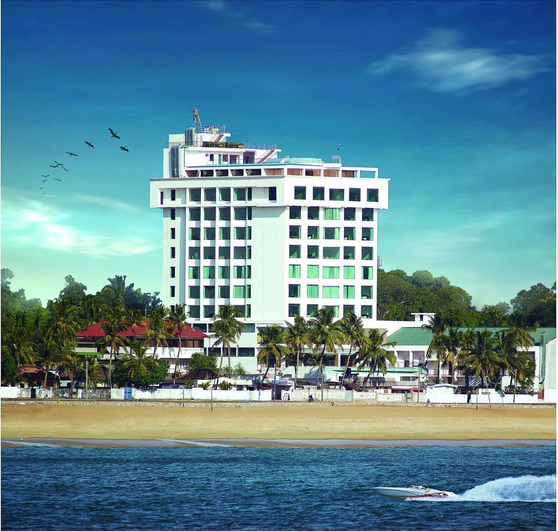 The Quilon Beach Hotel And Convention Center Kollam Exterior foto