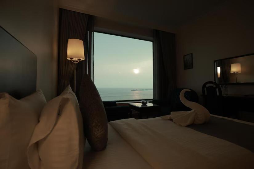 The Quilon Beach Hotel And Convention Center Kollam Exterior foto