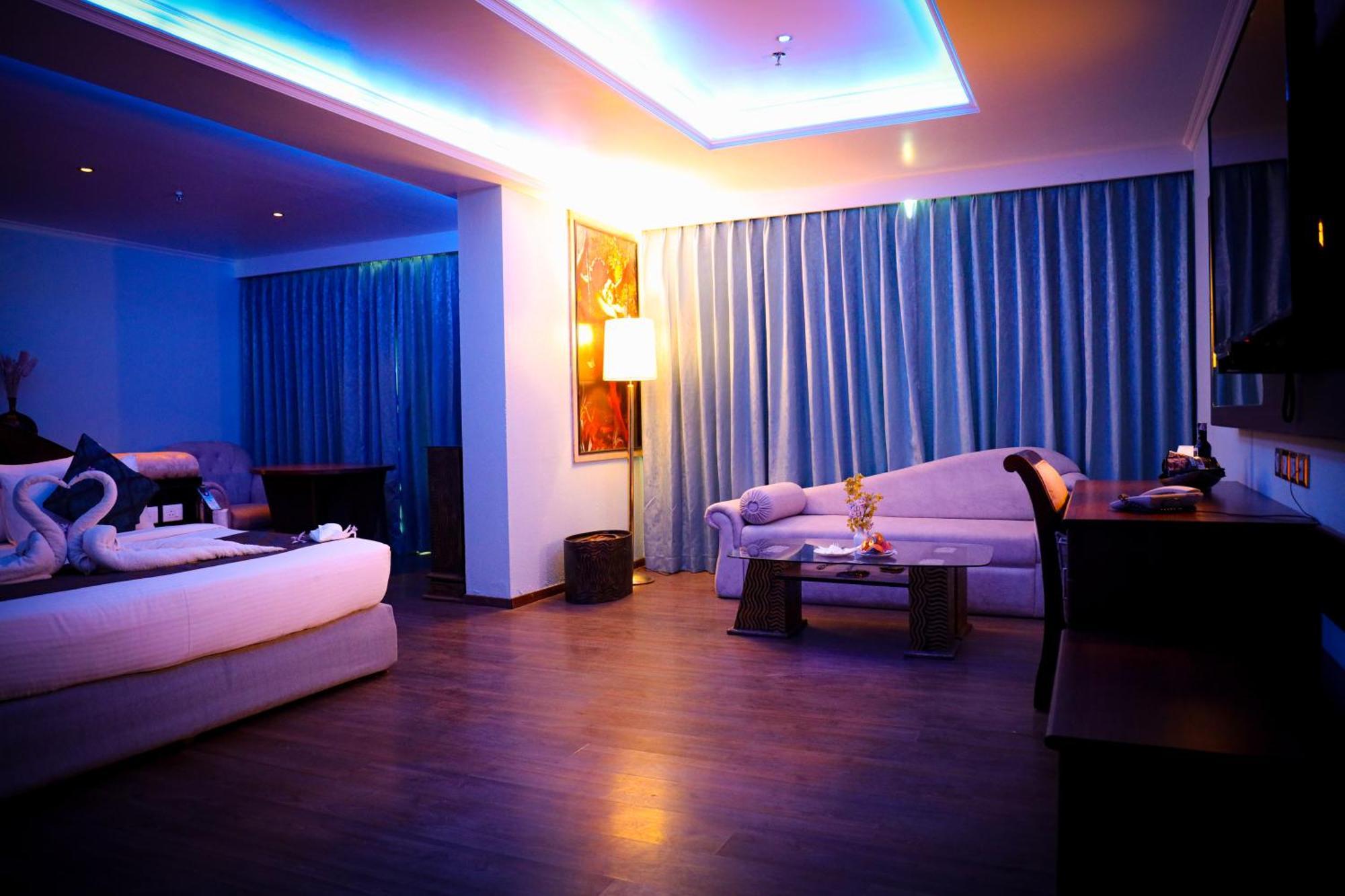 The Quilon Beach Hotel And Convention Center Kollam Exterior foto