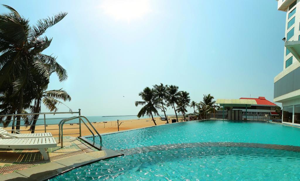 The Quilon Beach Hotel And Convention Center Kollam Exterior foto